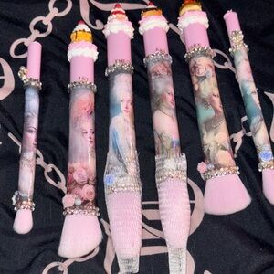 Let Them Eat Cake 7pc Marie Antoinette Makeup Brush Set